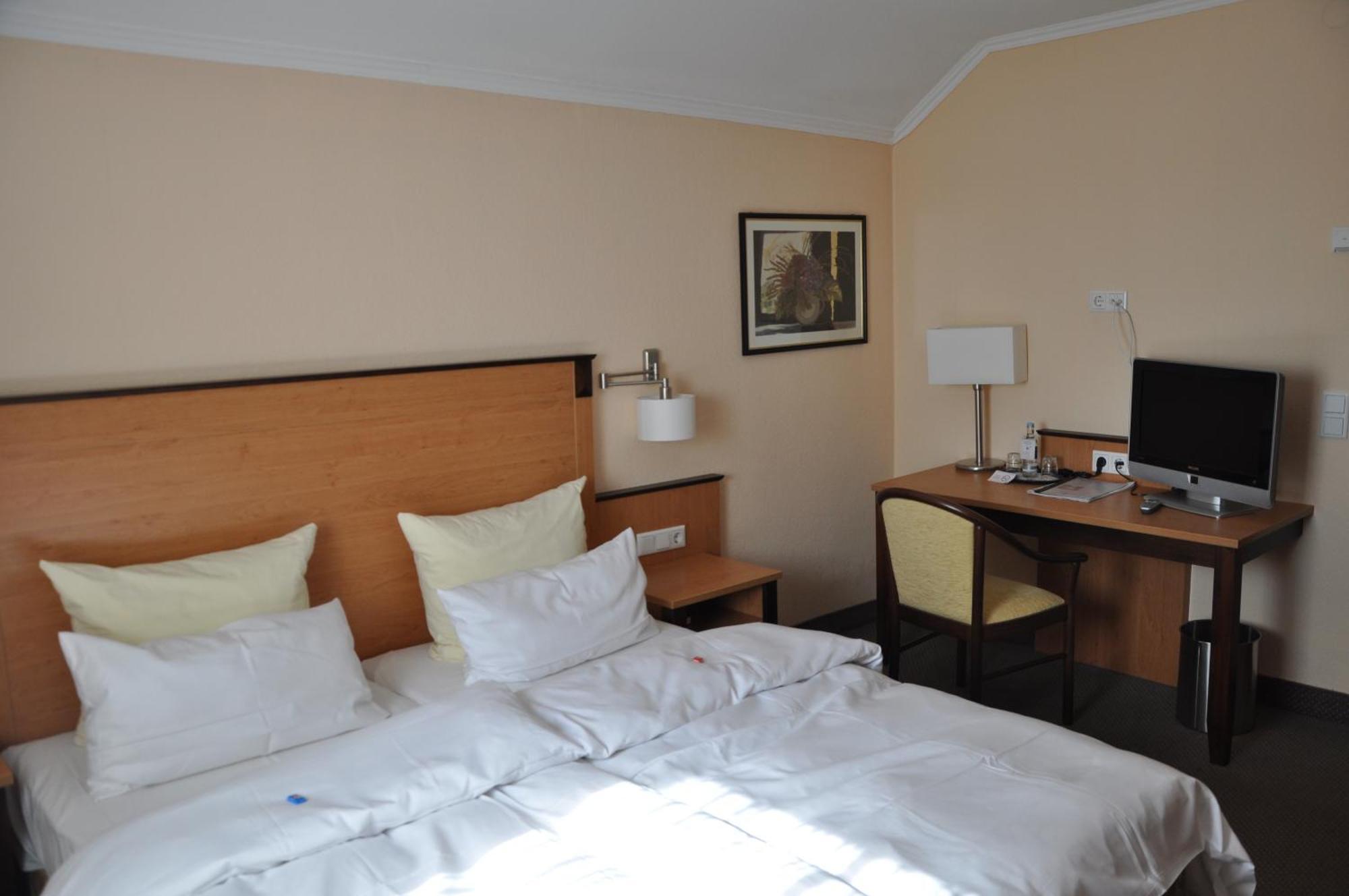 Hotel Gasthof Vogelsang Zellingen Esterno foto