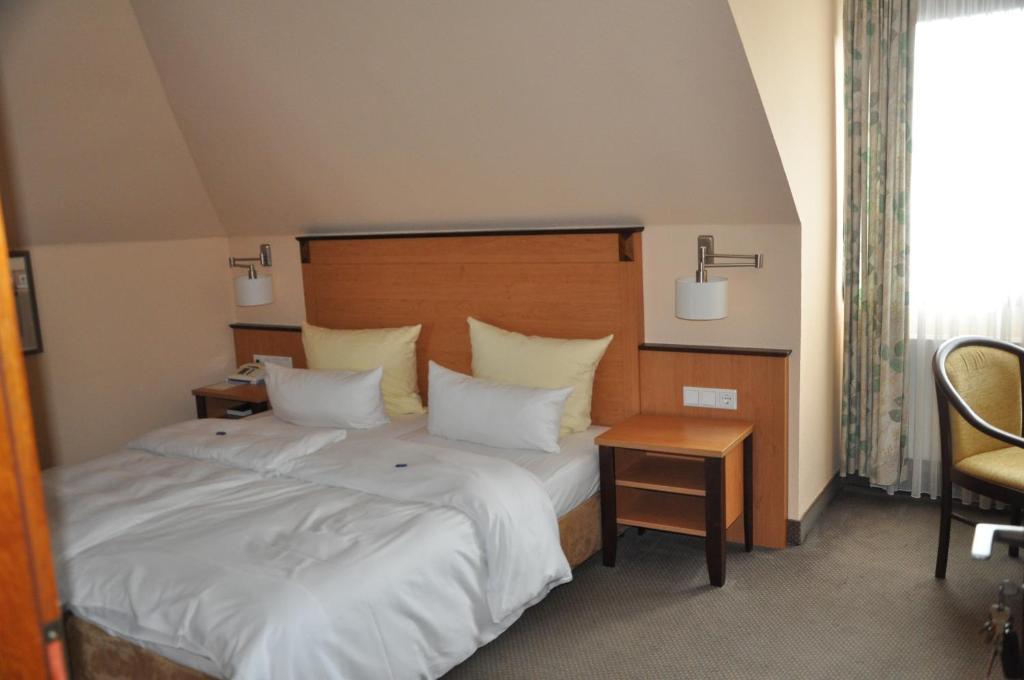 Hotel Gasthof Vogelsang Zellingen Esterno foto